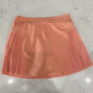 Nike Pleated Tennis/Golf Skirt, Built-in Shorts in Coral Small NEW without tags